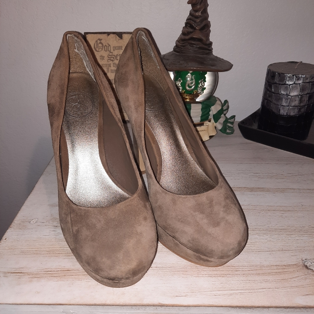 Jessica Simpson heels